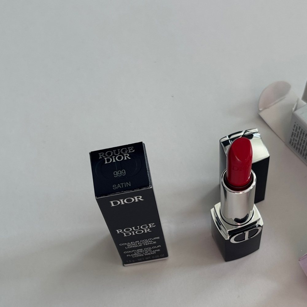 Dior Gold Star Bag with Makeup Collection - Picture 4 of 8